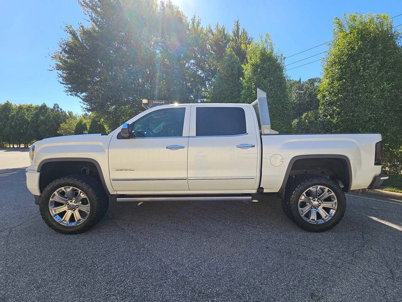 Used 2017 GMC Sierra 1500 Denali w/ Denali Ultimate Package AWD/4WD image 2