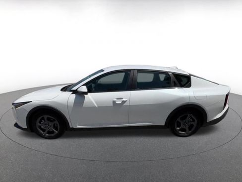 Used 2025 Kia K4 FWD image 9