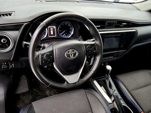 Used 2018 Toyota Corolla SE image 18