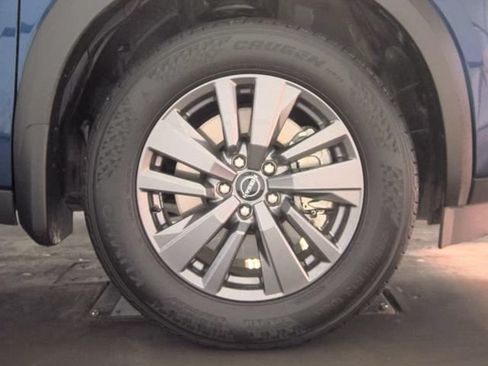 Certified 2025 Nissan Pathfinder SV w/ SV Premium Package FWD image 7