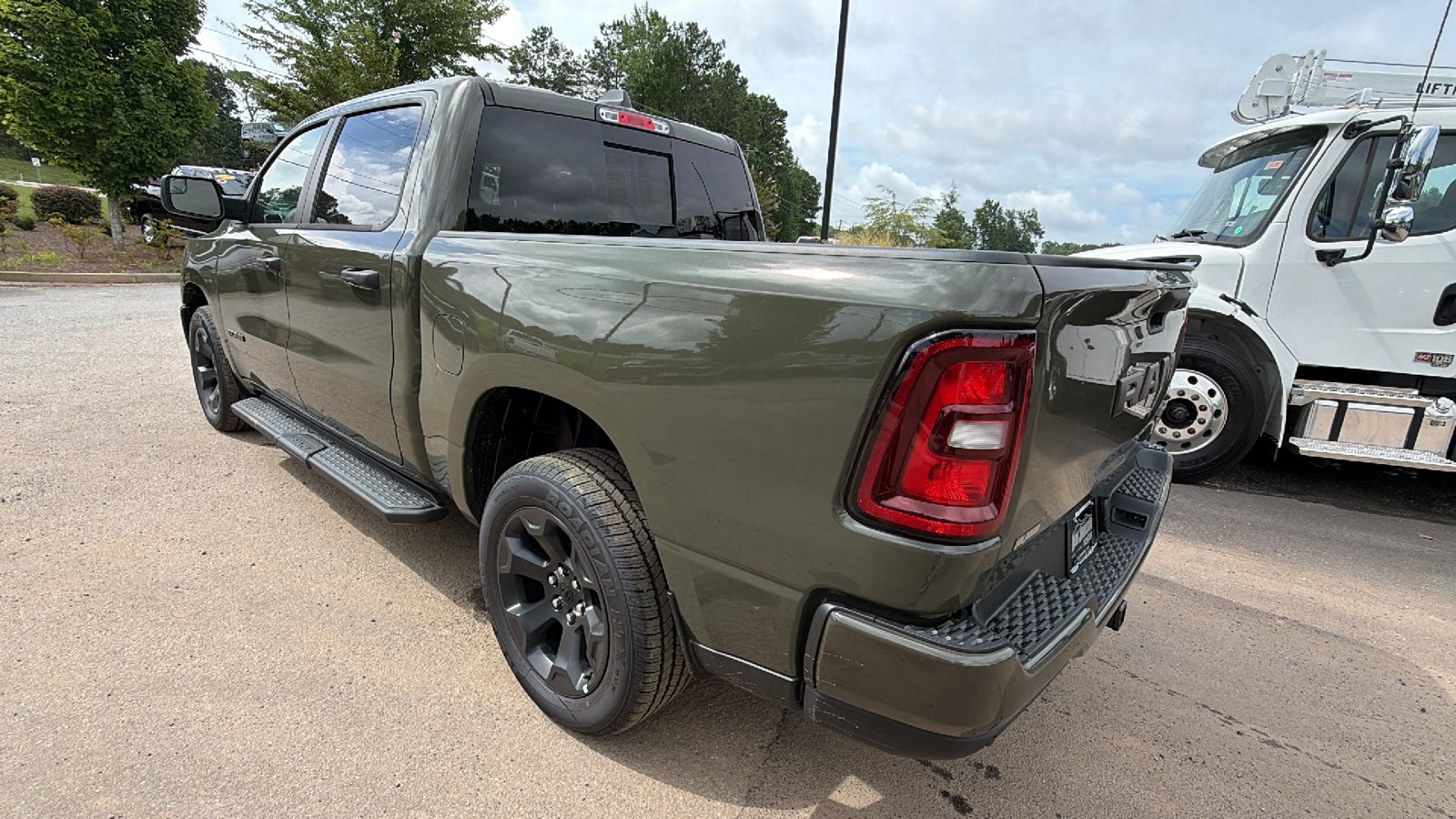 New 2026 RAM 1500 Express AWD/4WD image 10