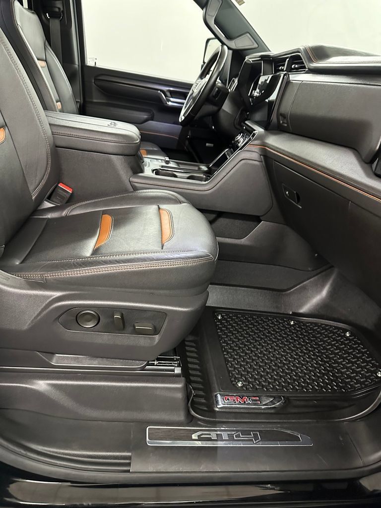 Used 2025 GMC Sierra 2500 AT4 w/ AT4 Premium Plus Package AWD/4WD image 43