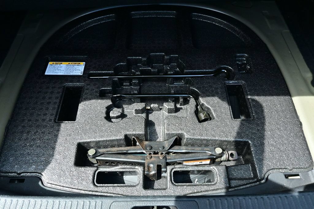 Used 2018 Toyota Camry SE w/ Moonroof Package FWD image 24