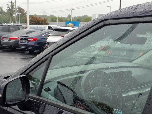 Certified 2024 Kia Carnival LX image 23