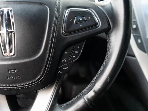 Used 2020 Lincoln MKZ image 24