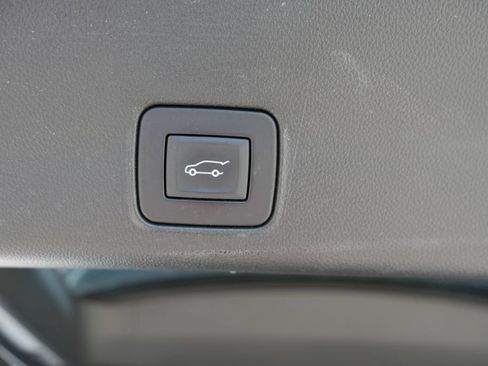 Used 2023 Chevrolet TrailBlazer RS w/ Sun and Liftgate Package AWD/4WD image 9
