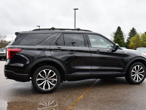 Used 2023 Ford Explorer ST-Line w/ Class IV Trailer Tow Package AWD/4WD image 7