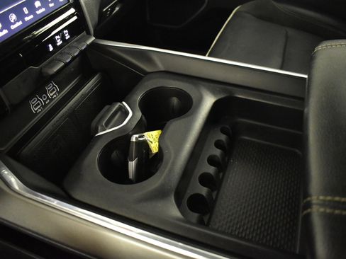 Used 2025 RAM 1500 Laramie image 36