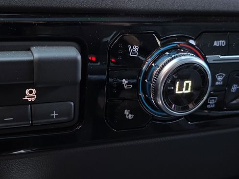 Used 2026 GMC Sierra 1500 SLT w/ SLT Premium Package image 27