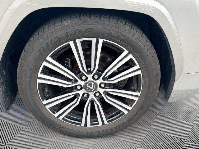 Used 2024 Lexus LX 600 4WD w/ Appearance Package image 31