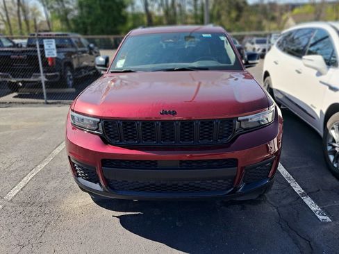 Used 2024 Jeep Grand Cherokee L Altitude AWD/4WD image 5