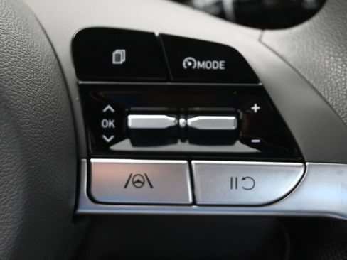 Used 2023 Hyundai Elantra SEL FWD image 28