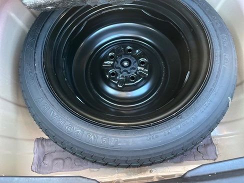 Used 2012 Toyota Camry XLE image 39