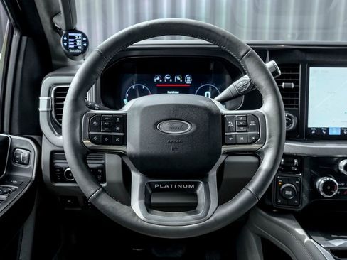 Used 2025 Ford F250 Platinum w/ Platinum Plus Package image 26
