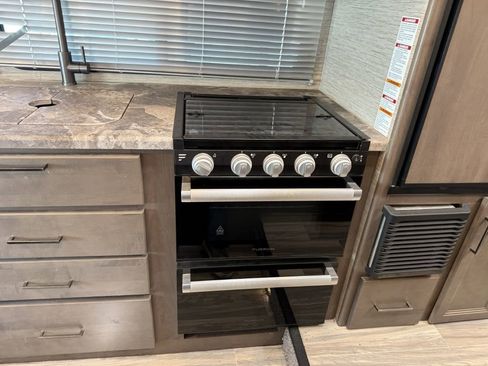 Used 2023 Ford E-350 and Econoline 350 Super Duty w/ Motorhome Prep Package image 51