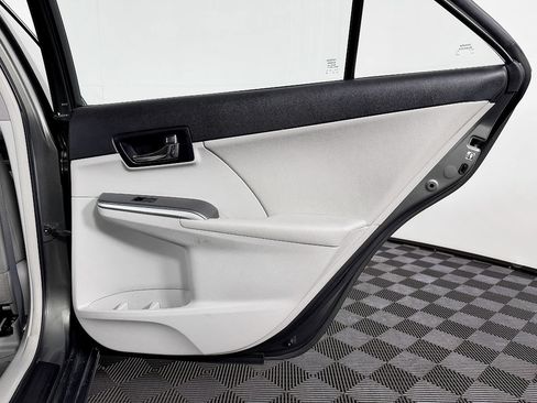 Used 2012 Toyota Camry XLE w/ Leather Pkg FWD image 40