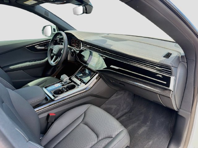 Used 2026 Audi Q8 Premium Plus AWD/4WD image 14