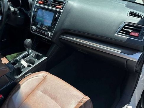 Used 2019 Subaru Outback 2.5i Touring w/ Popular Package #3A AWD/4WD image 9