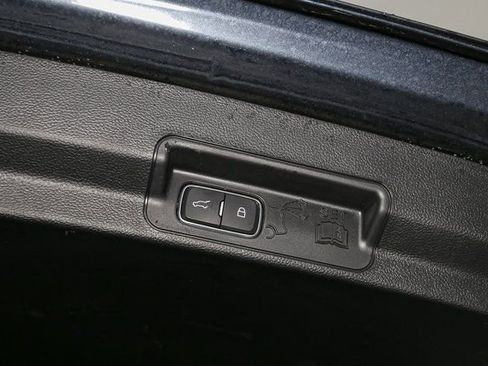 Used 2022 Ford Explorer Limited w/ Limited Technology Package image 12