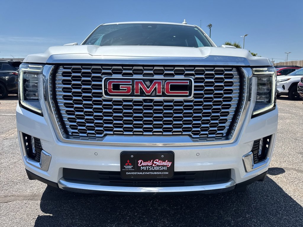 Used 2023 GMC Yukon Denali w/ Advanced Technology Package AWD/4WD image 2