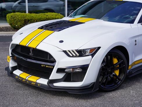 Used 2022 Ford Mustang Shelby GT500 w/ Technology Package image 3