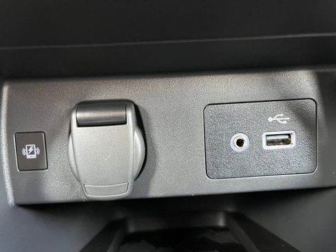 New 2025 Nissan Versa SV image 6