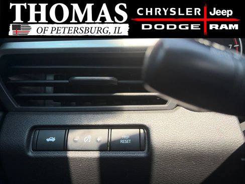 Used 2025 Nissan Altima 2.5 SV FWD image 11