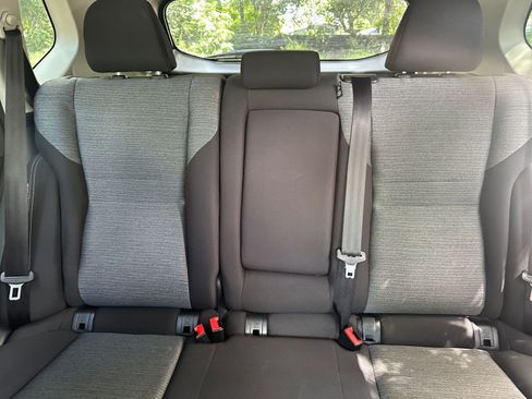 Used 2023 Nissan Rogue SV image 32