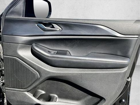 Used 2023 Jeep Grand Cherokee Altitude image 18