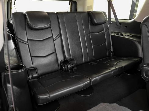 Used 2019 Cadillac Escalade ESV Premium Luxury RWD image 44