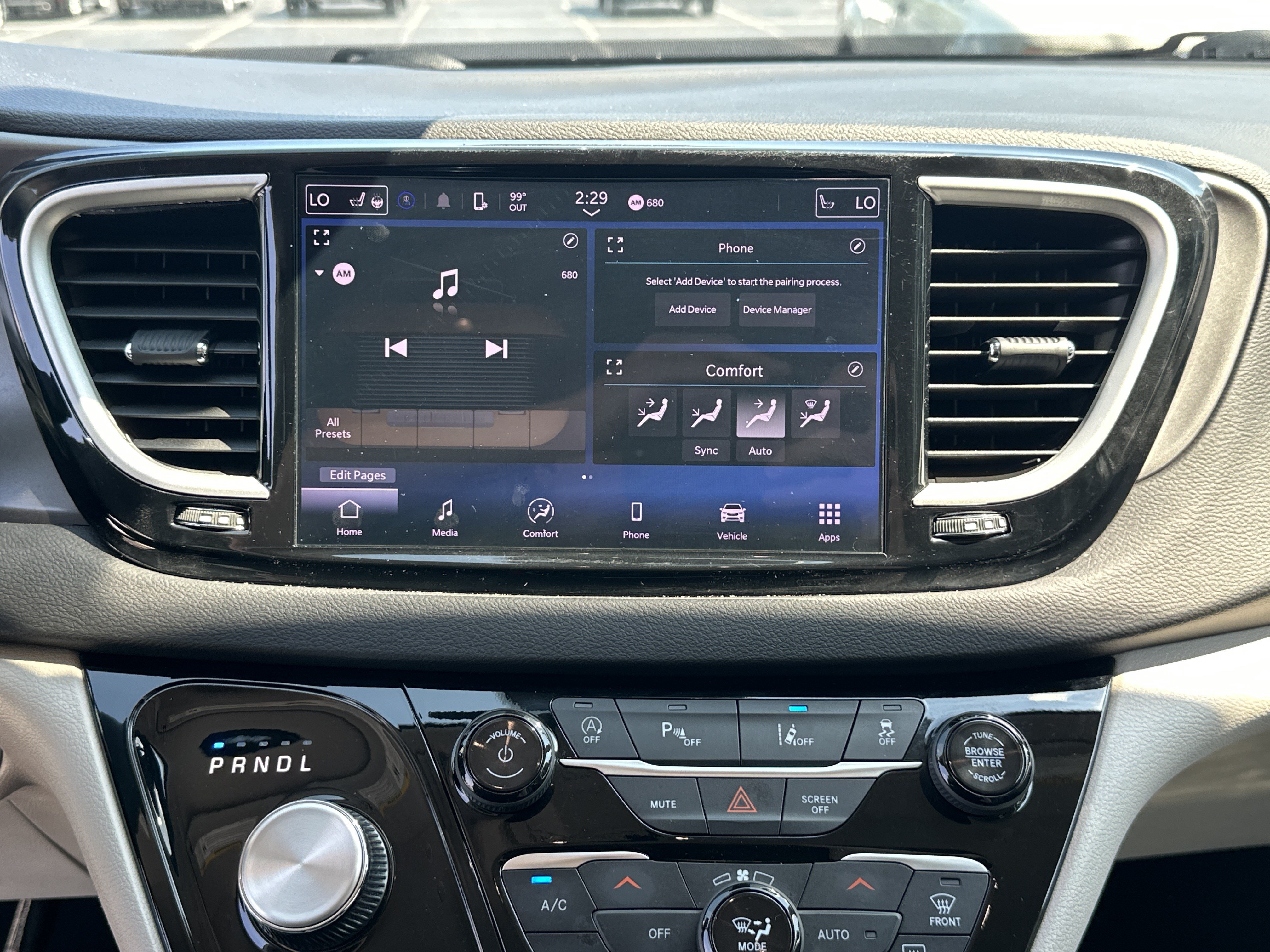 Used 2024 Chrysler Pacifica Touring-L FWD image 24