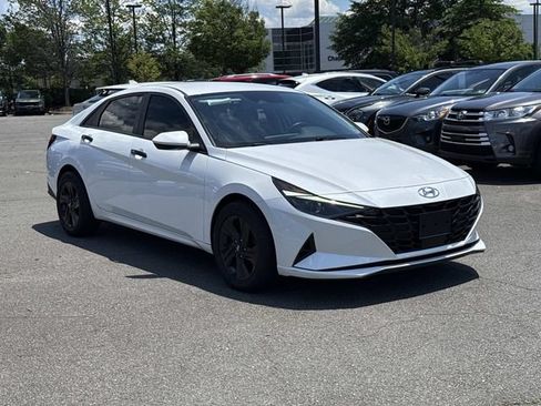 Used 2022 Hyundai Elantra SEL w/ Convenience Package FWD image 1