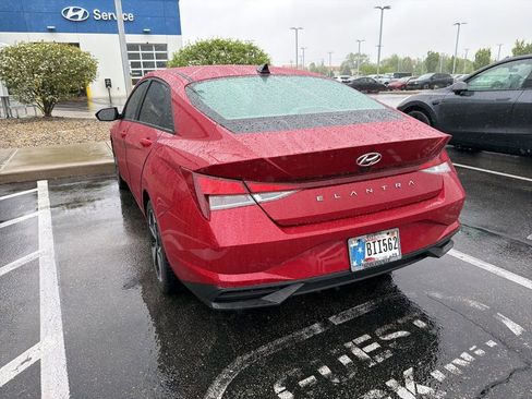 Used 2023 Hyundai Elantra SEL w/ Convenience Package FWD image 7