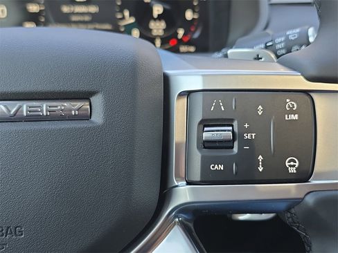 New 2025 Land Rover Discovery S image 20