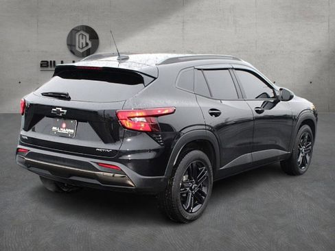 Used 2024 Chevrolet Trax ACTIV w/ Sunroof Package image 6