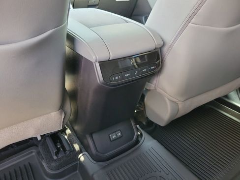 New 2026 Toyota Highlander XLE AWD/4WD image 13