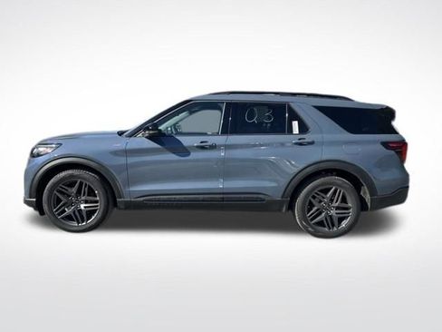 New 2026 Ford Explorer ST-Line w/ ST-Line Street Pack RWD image 2