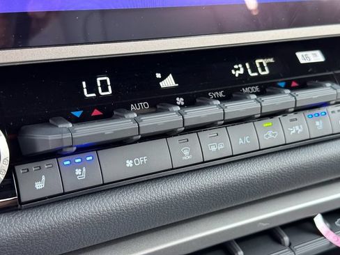 New 2026 Toyota Tundra Limited AWD/4WD image 11