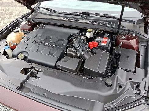 Used 2018 Lincoln Continental Select w/ Continental Climate Package image 26