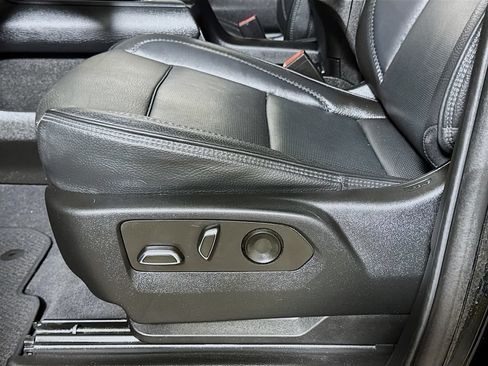 Used 2023 GMC Yukon XL Denali AWD/4WD image 18