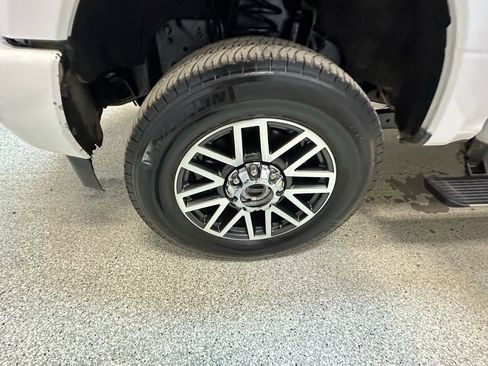 Used 2018 Ford F250 Lariat image 37