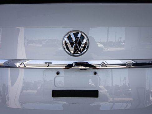 Used 2018 Volkswagen Atlas SE image 14