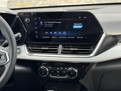 Used 2025 Chevrolet Trax LT w/ Driver Confidence Package FWD image 13