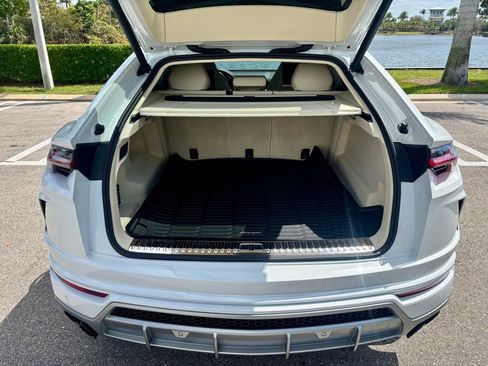 Used 2020 Lamborghini Urus AWD/4WD image 23