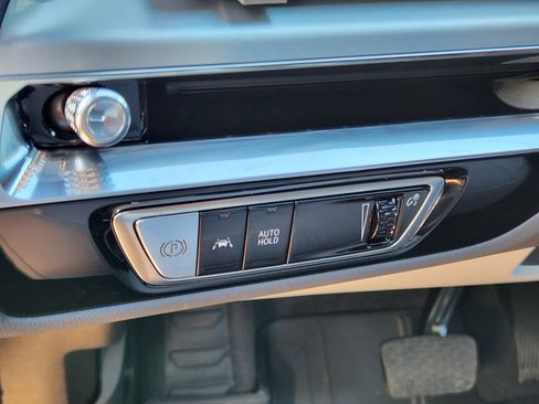 New 2025 Cadillac Lyriq Luxury image 22