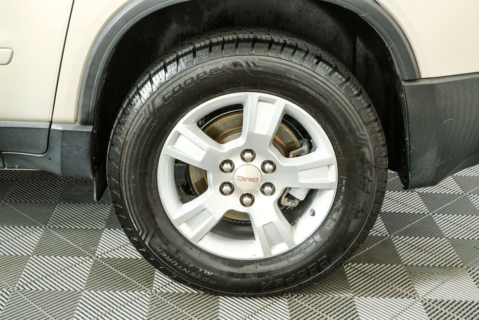 Used 2008 GMC Acadia SLT w/ Convenience Package FWD image 37