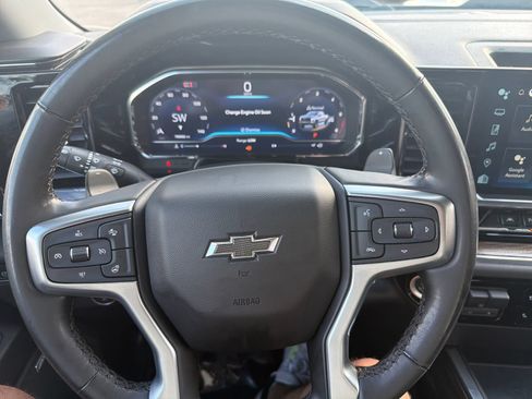 Used 2024 Chevrolet Silverado 1500 LT Trail Boss w/ LT Trail Boss Premium Package AWD/4WD image 17