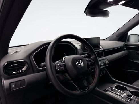 Used 2024 Honda Pilot Sport image 10