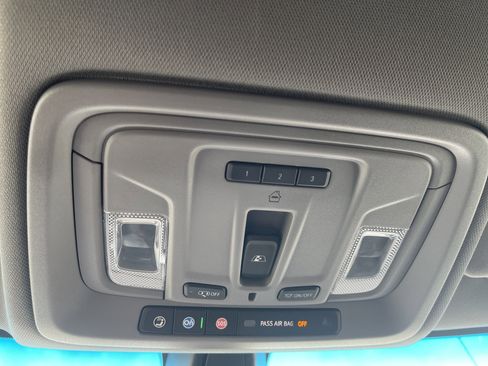 Used 2022 Chevrolet Silverado 1500 LTZ image 32