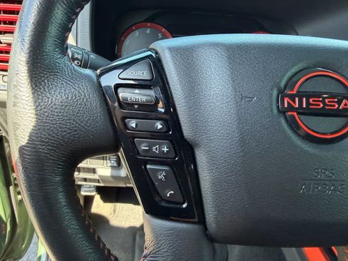 Used 2022 Nissan Frontier Pro-X RWD image 11